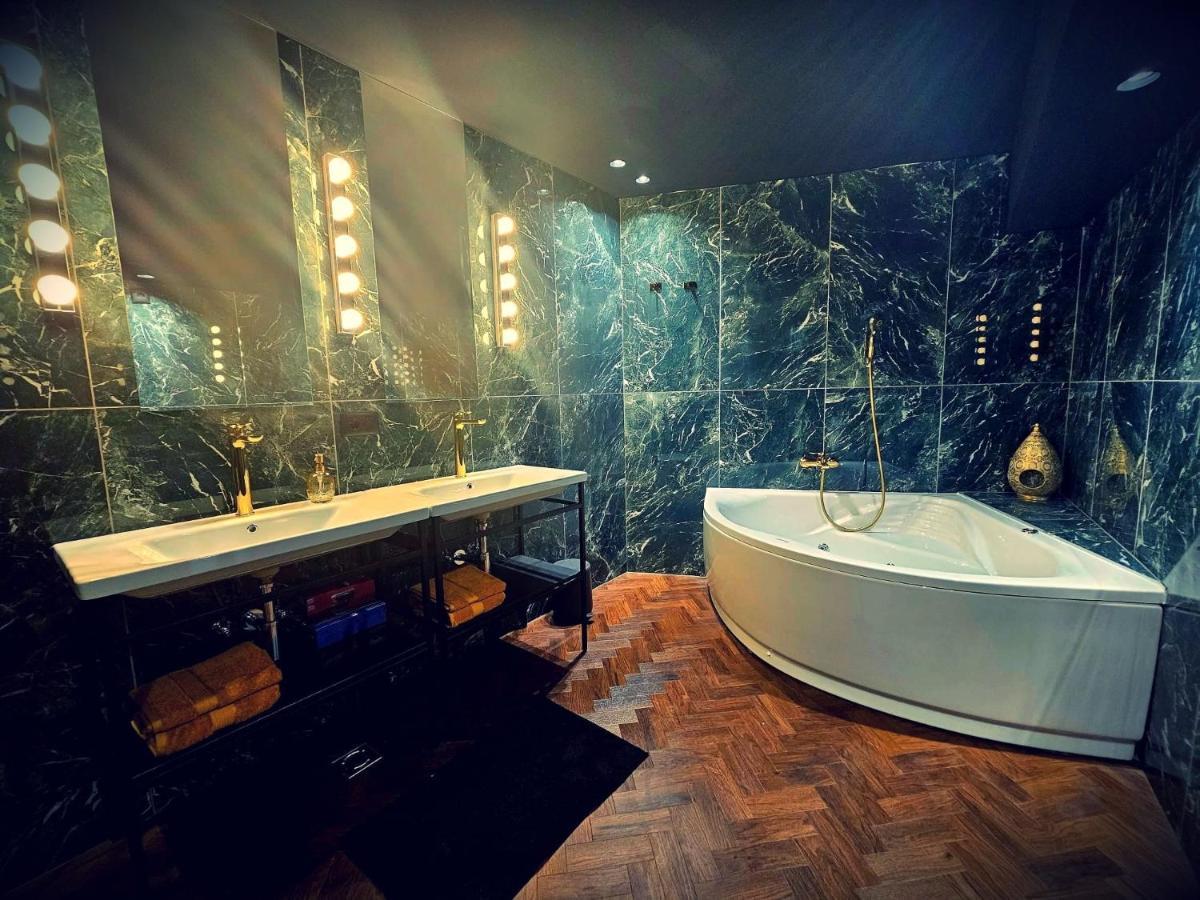 Booza 69 Luxury Apartma *